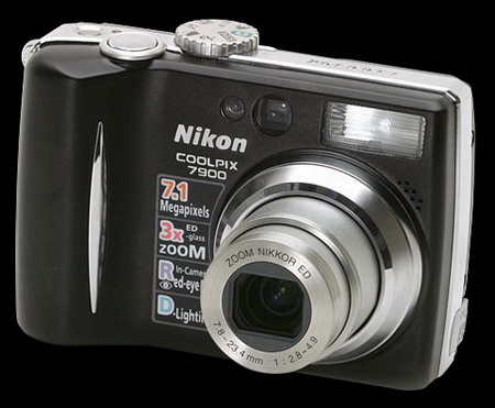 معرفی Nikon Coolpix 7900