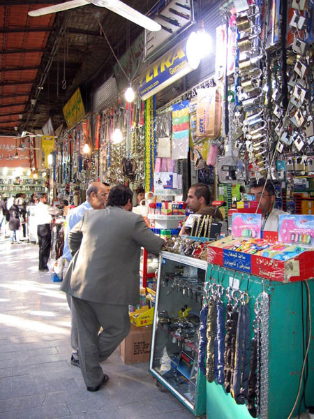 وجیهه رحیمی – بازار بزرگ تهران – آبان ۱۳۸۶ – عکس ۲