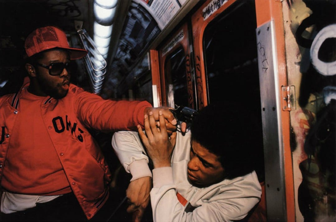 مصاحبه با بروس دیویدسن؛ عکاس مستند مشهور درباره عکس‌هایش در مترو می‌گوید