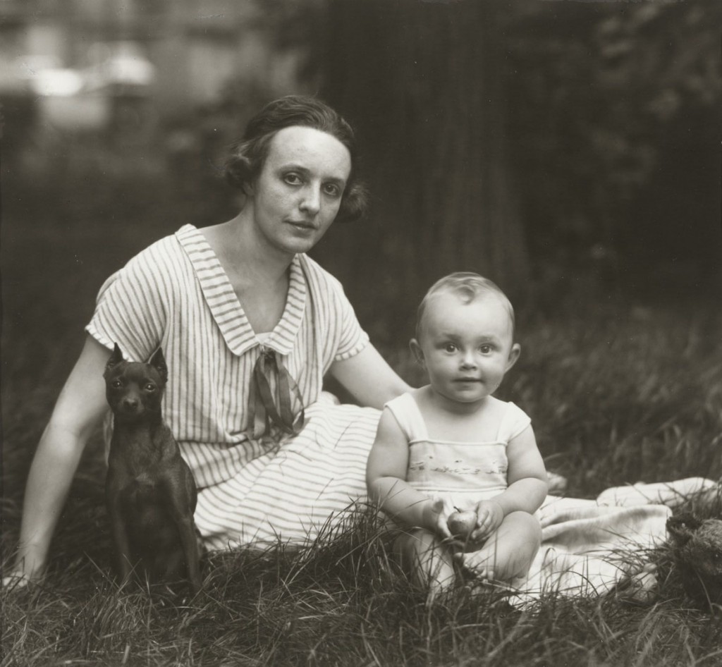 آگوست زاندر. مادر جوان بورژوازی (طبقه متوسط)، 1926