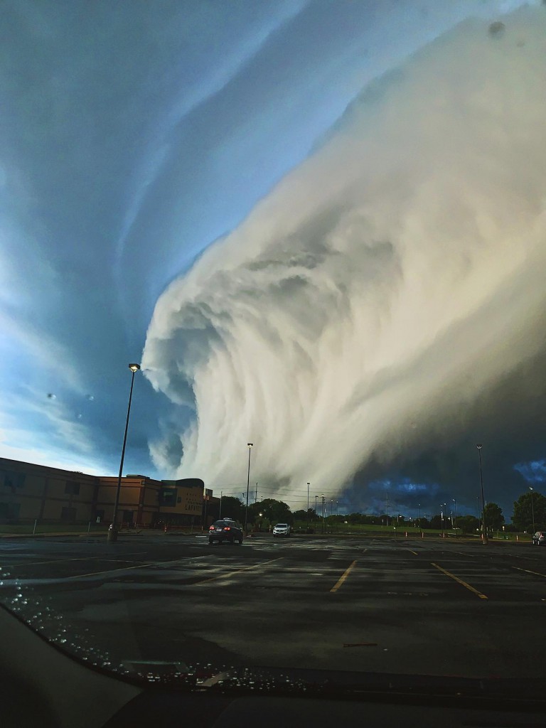 Emma Rose Karsten. Surf's Up، مقام دوم بخش Young Weather Photographer of the Year 2020