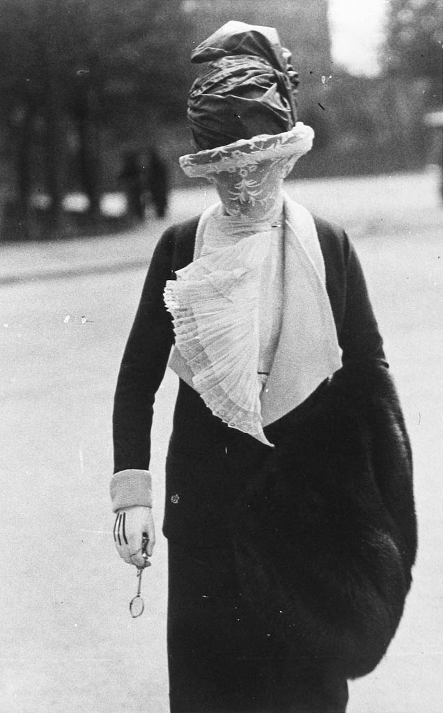 ژاک آنری لارتیگ. «خیابان آکاسیا، پاریس»، 1911 (برشی از عکس اصلی)