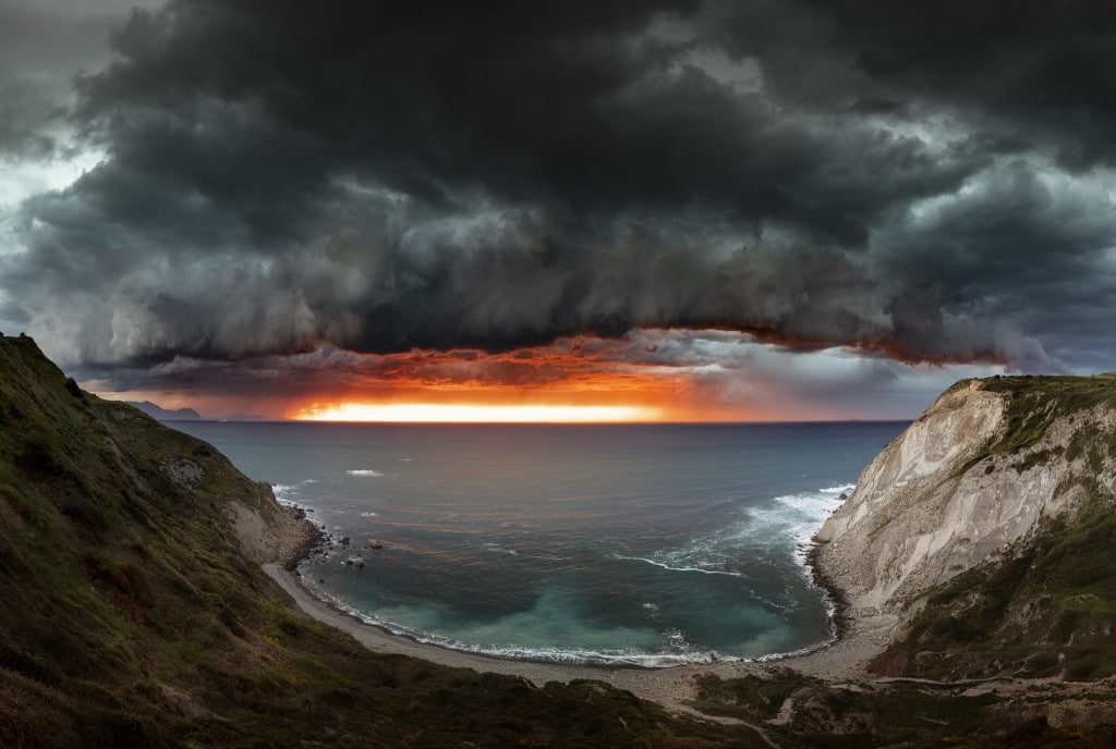 Imanol Zuaznabar Garcia. «گالرنا» (طوفان‌های گالرنا یکی از تماشایی‌ترین انواع طوفان‌ها در شمال اسپانیا هستند)، 2019. از عکس‌های منتخب آرای عمومی مسابقه عکاسی Europhotometeo 2020