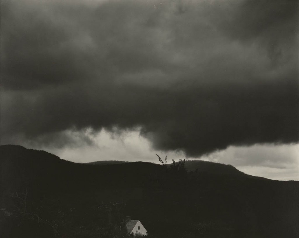 آلفرد استیگلیتس. «موسیقی—یک سکانس از ده عکس ابر، شماره 1»، 1922