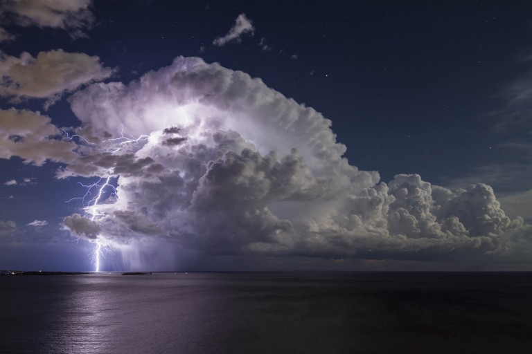 Serge Zaka. برگزیده آرای عمومی Weather Photographer of the Year 2021