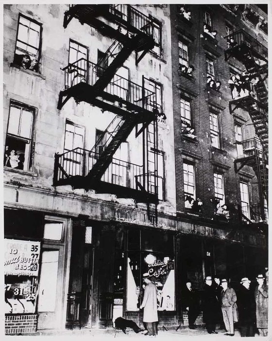 ویجی. «بالاخانه به‌تماشای مرگ نشسته»، 19 نوامبر 1939